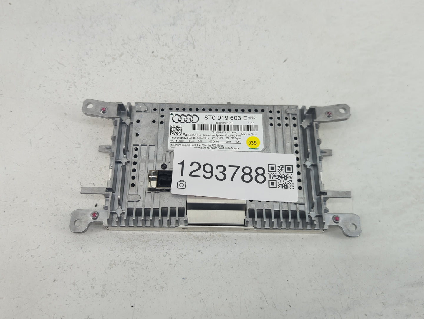 2010-2012 Audi A5 Information Display Screen - Oemusedautoparts1.com