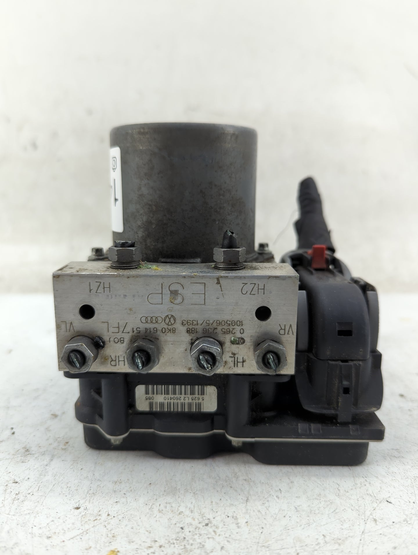 2010-2012 Audi A5 ABS Pump Control Module Replacement P/N:8K0 907 379 CA Fits Fits 2010 2011 2012 OEM Used Auto Parts - Oemu