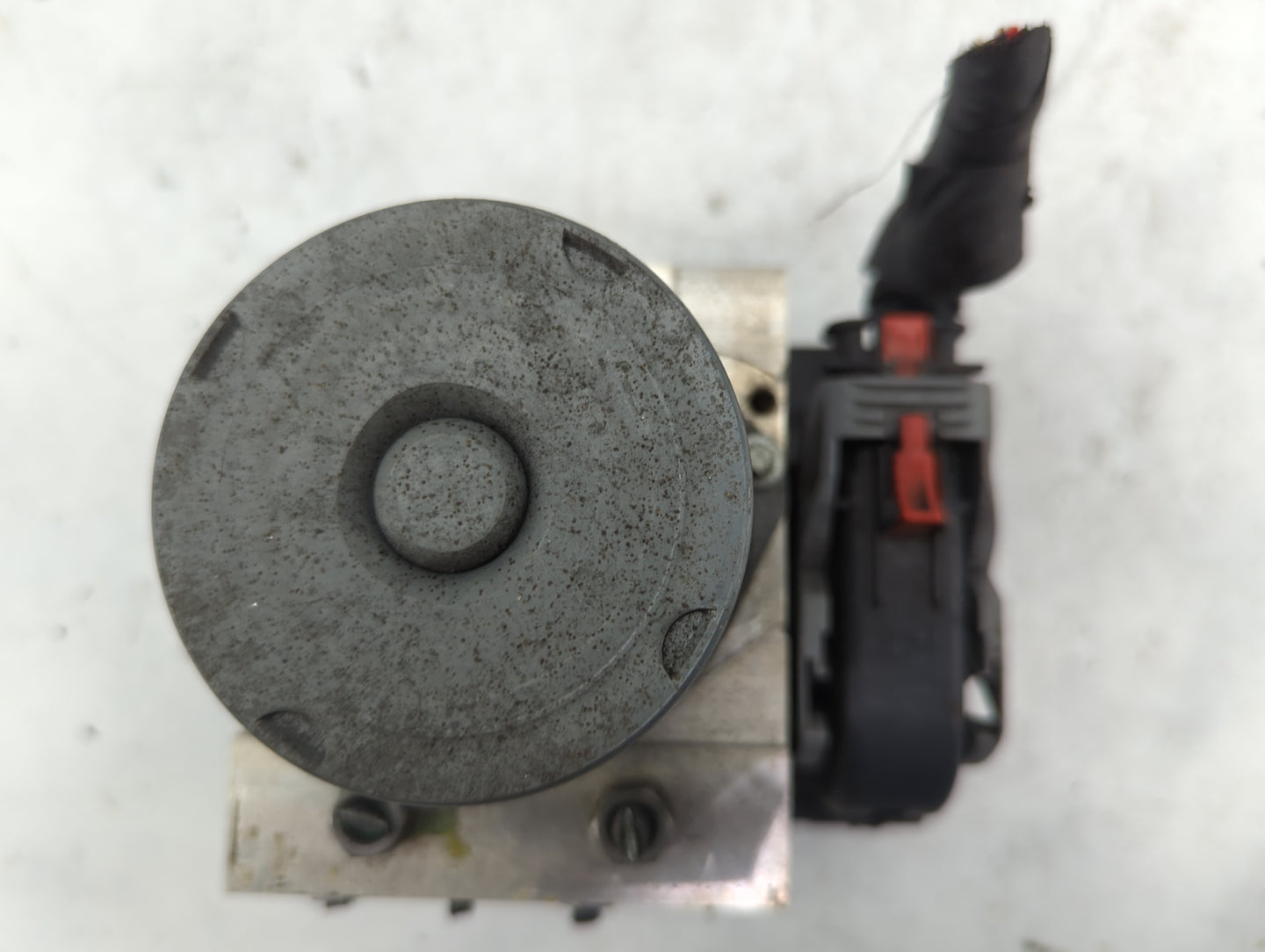 2010-2012 Audi A5 ABS Pump Control Module Replacement P/N:8K0 907 379 CA Fits Fits 2010 2011 2012 OEM Used Auto Parts - Oemu