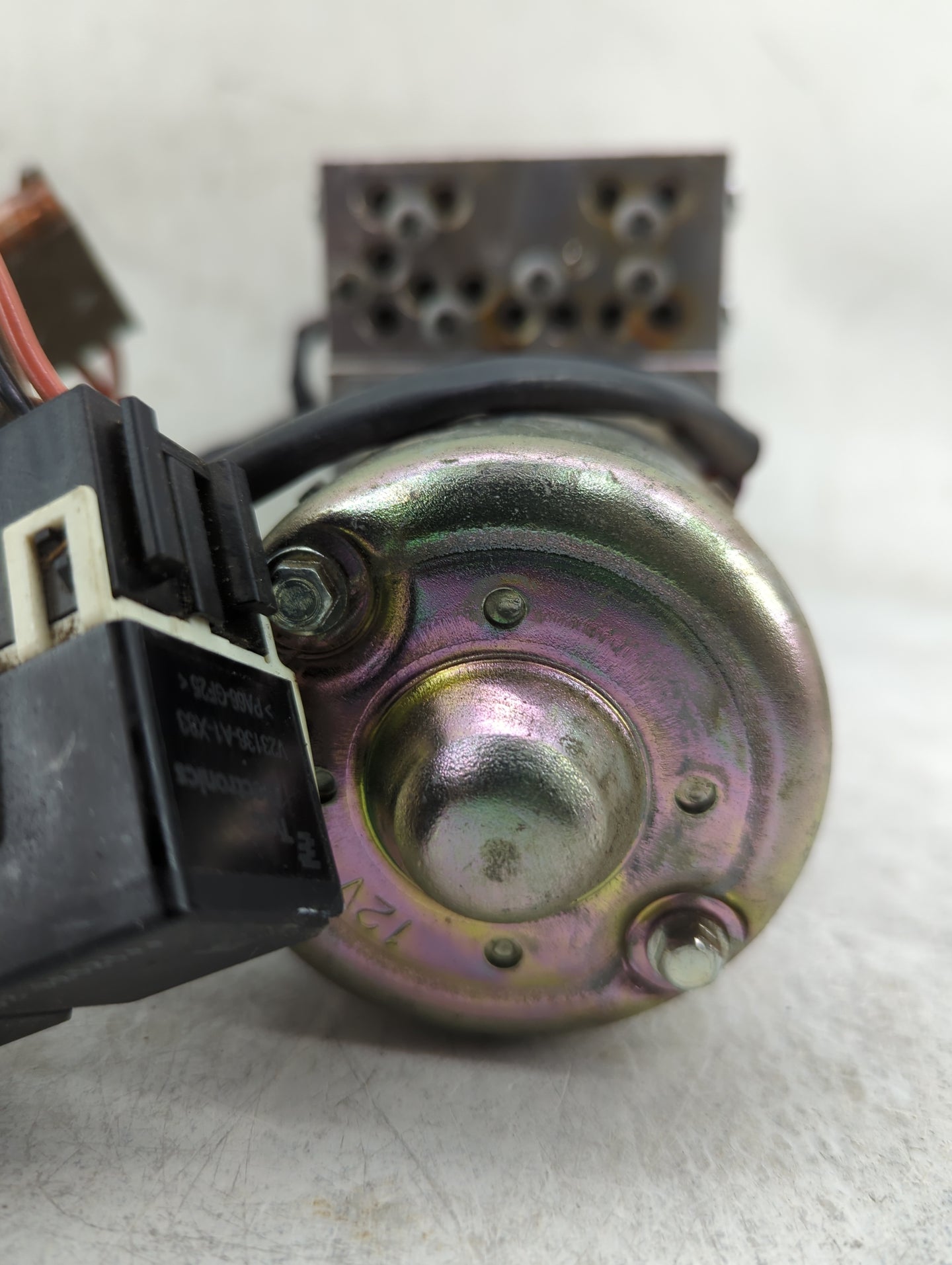 2010-2016 Audi A5 Convertible Lift Motor 1460737 - Oemusedautoparts1.com