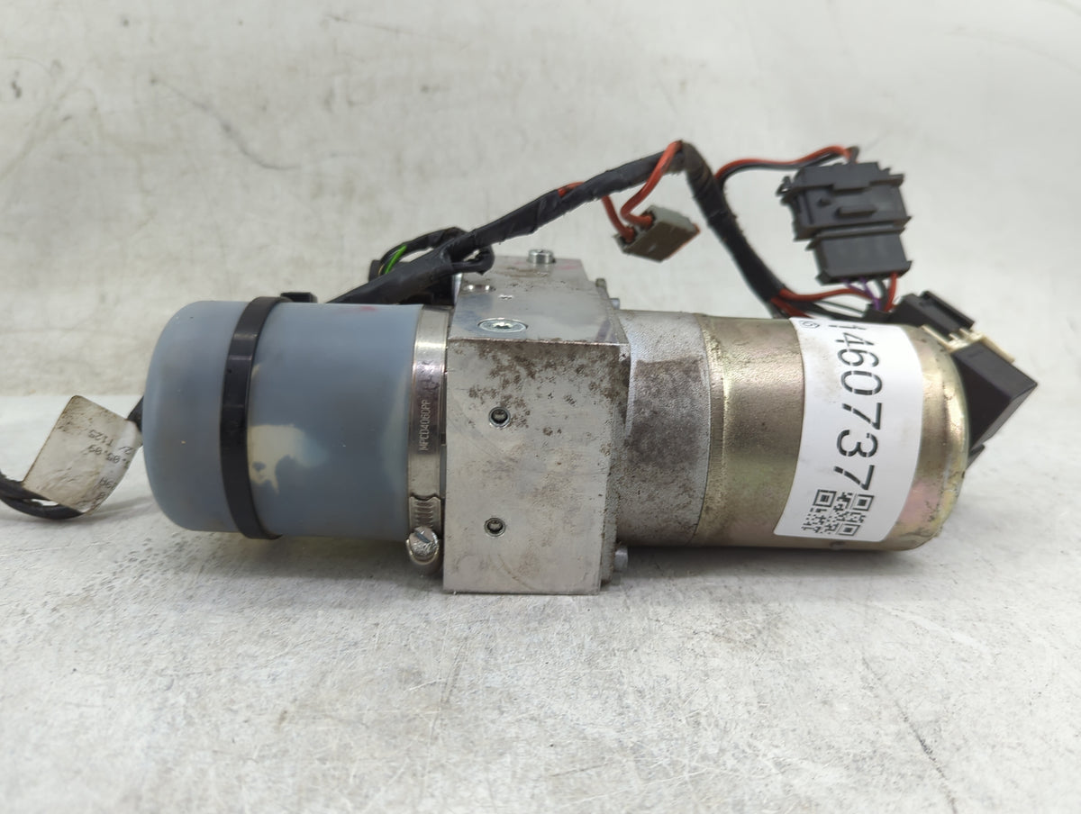 2010-2016 Audi A5 Convertible Lift Motor 1460737 - Oemusedautoparts1.com
