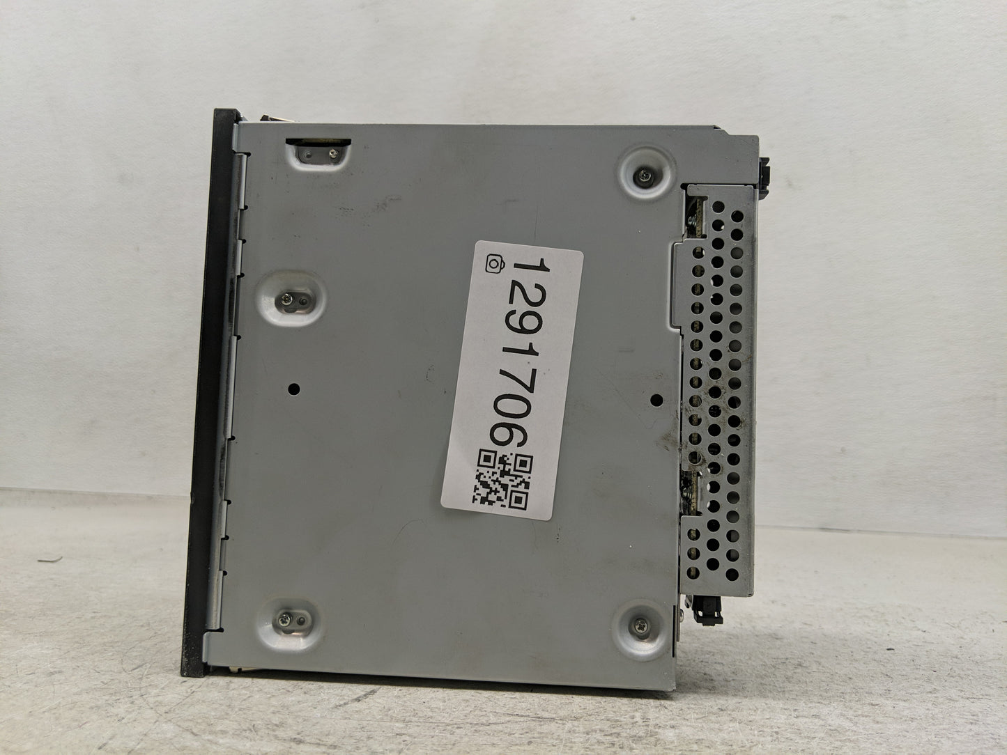 2010-2011 Audi A6 Radio AM FM Cd Player Receiver Replacement P/N:4E0 910 110 L Fits Fits 2010 2011 OEM Used Auto Parts - Oem