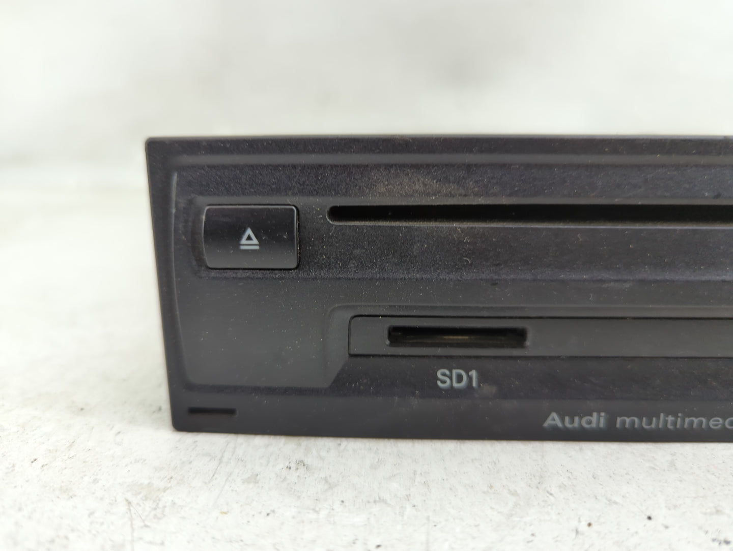 2010-2011 Audi A6 Radio AM FM Cd Player Receiver Replacement P/N:4E0035664A Fits Fits 2010 2011 OEM Used Auto Parts - Oemuse