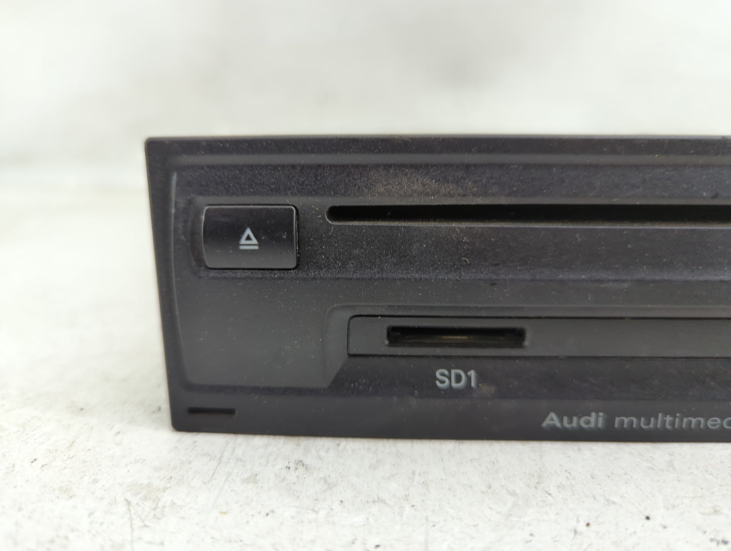 2010-2011 Audi A6 Radio AM FM Cd Player Receiver Replacement P/N:4E0035664A Fits Fits 2010 2011 OEM Used Auto Parts - Oemuse