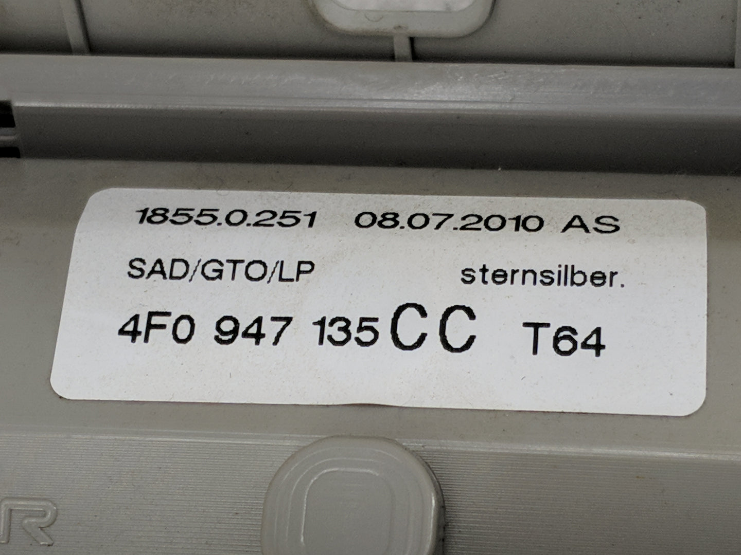 2010 Audi A6 Overhead Roof Console - Oemusedautoparts1.com