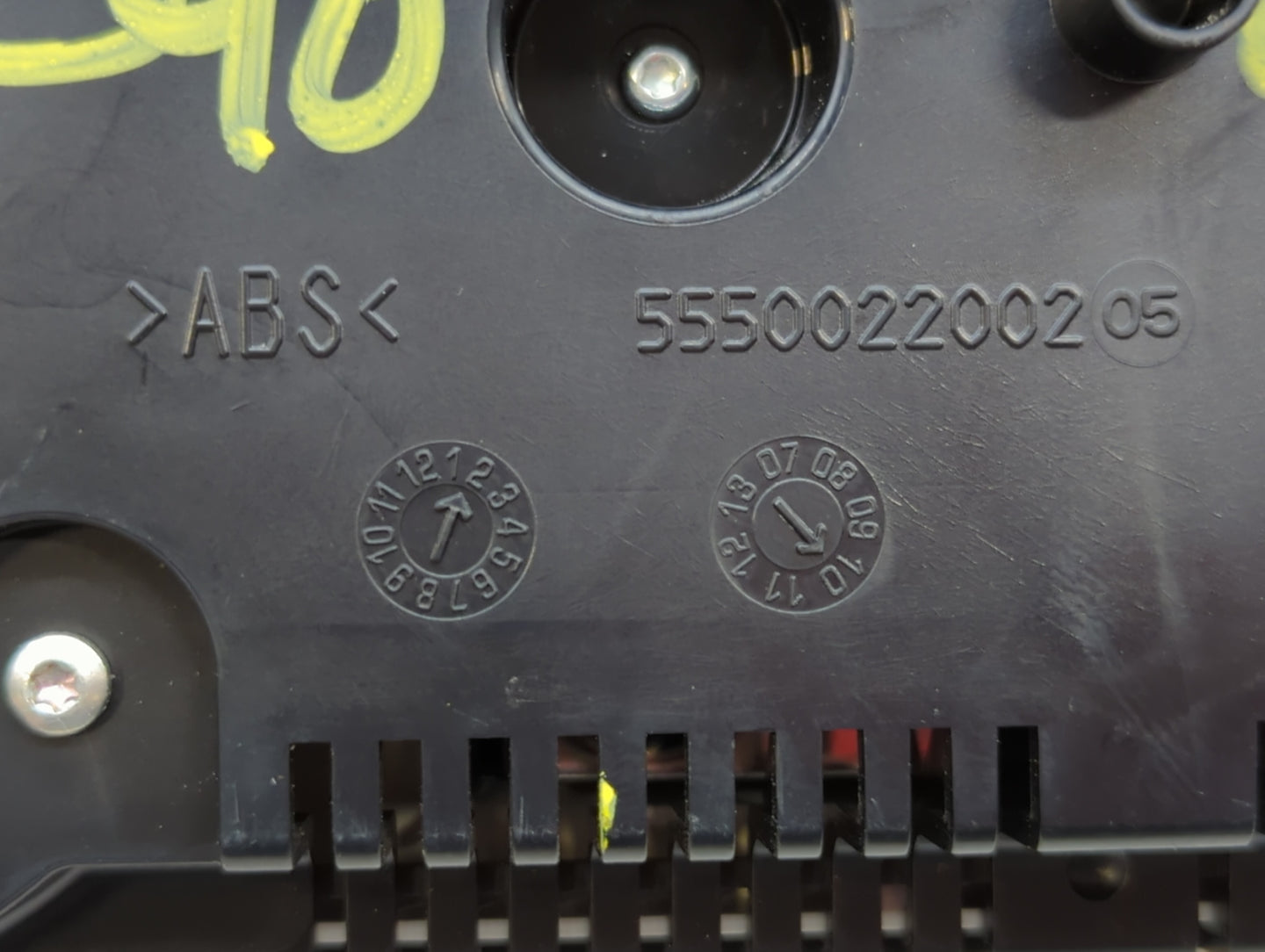 2009-2011 Audi A6 Instrument Cluster Speedometer Gauges P/N:4F0 920 983 H Fits Fits 2009 2010 2011 OEM Used Auto Parts - Oem