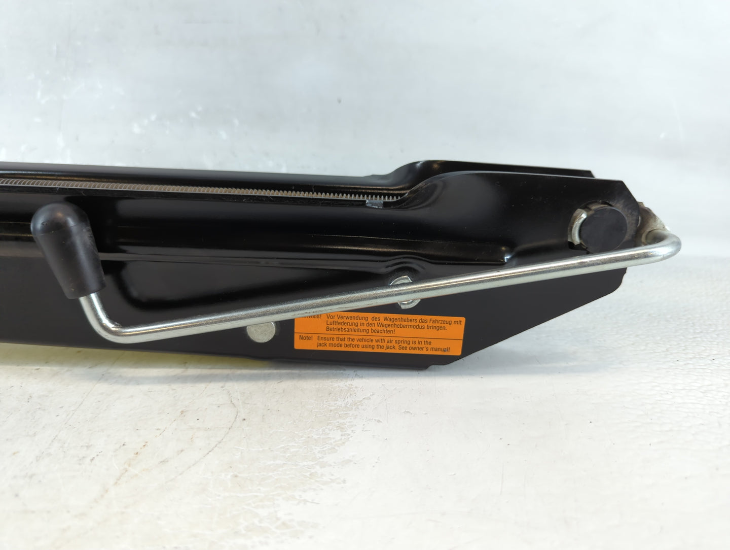 2010 Audi Q5 Spare Scissor Car Jack - Oemusedautoparts1.com