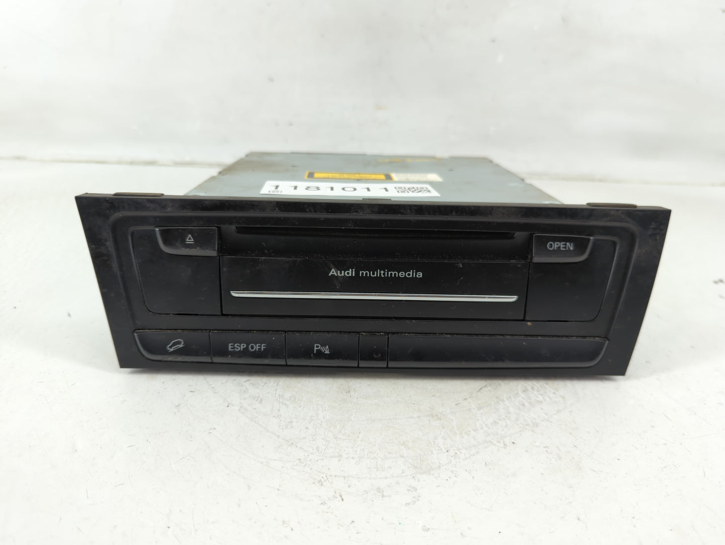 2009-2010 Audi Q5 Radio AM FM Cd Player Receiver Replacement P/N:8T1 035 664 B Fits Fits 2009 2010 OEM Used Auto Parts - Oem