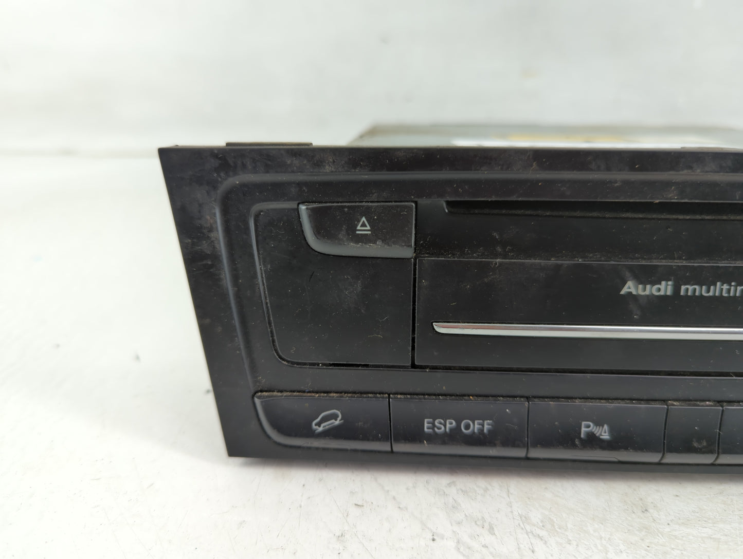 2009-2010 Audi Q5 Radio AM FM Cd Player Receiver Replacement P/N:8T1 035 664 B Fits Fits 2009 2010 OEM Used Auto Parts - Oem