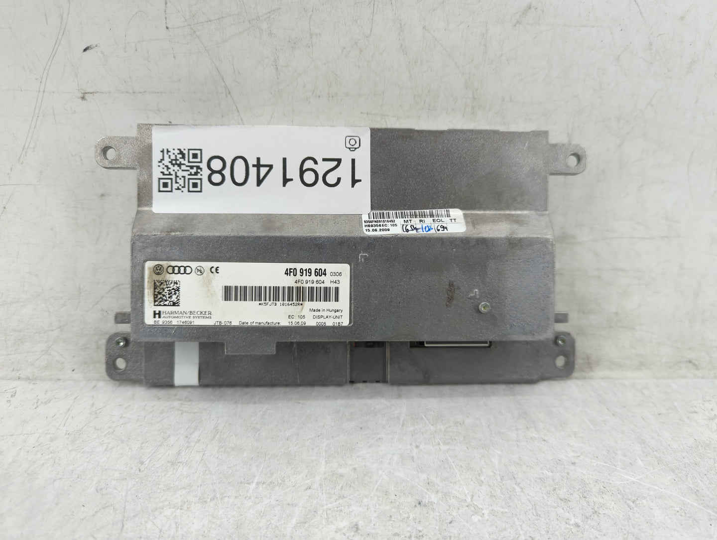 2009-2017 Audi Q5 Information Display Screen - Oemusedautoparts1.com
