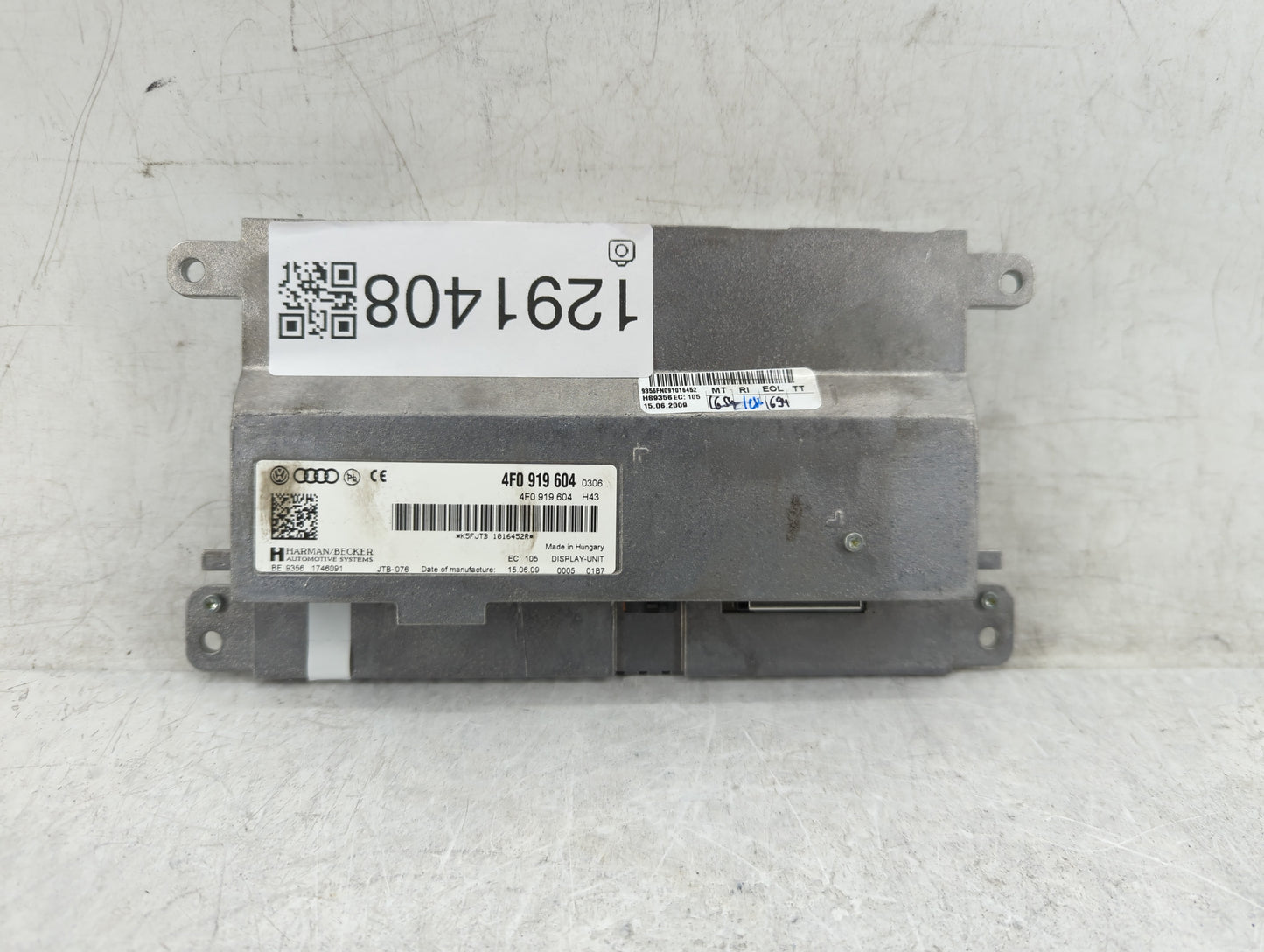 2009-2017 Audi Q5 Information Display Screen - Oemusedautoparts1.com