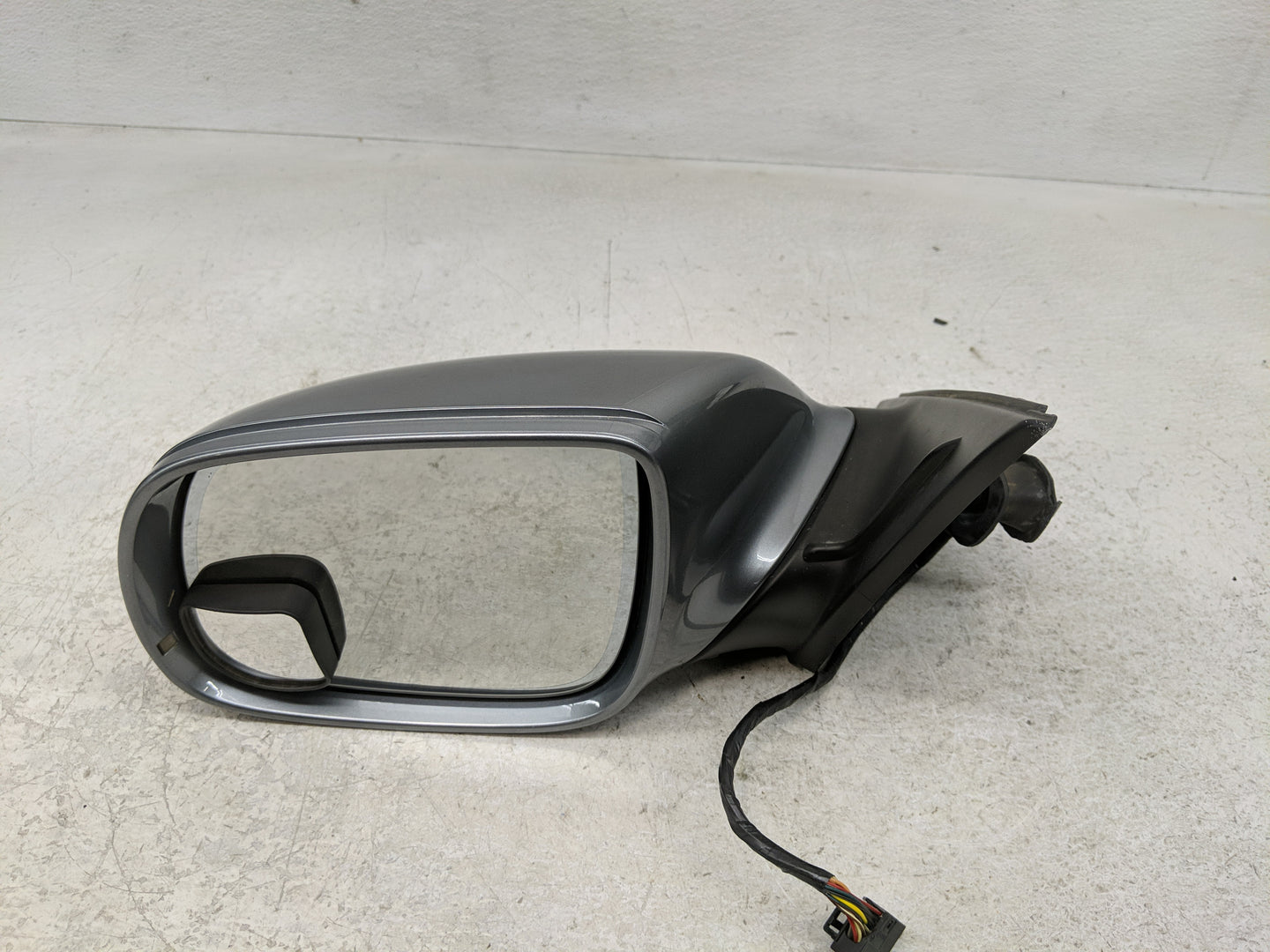 2009-2014 Audi Q5 Driver Side View Mirror - Left Door Mirror OEM Used - Oemusedautoparts1.com