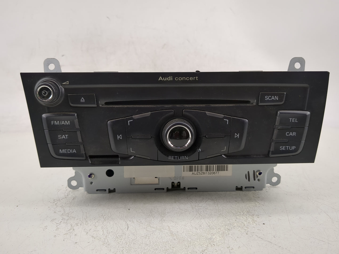 2009-2010 Audi Q5 Radio AM FM Cd Player Receiver Replacement P/N:8T1 035 186 R Fits Fits 2009 2010 OEM Used Auto Parts - Oem