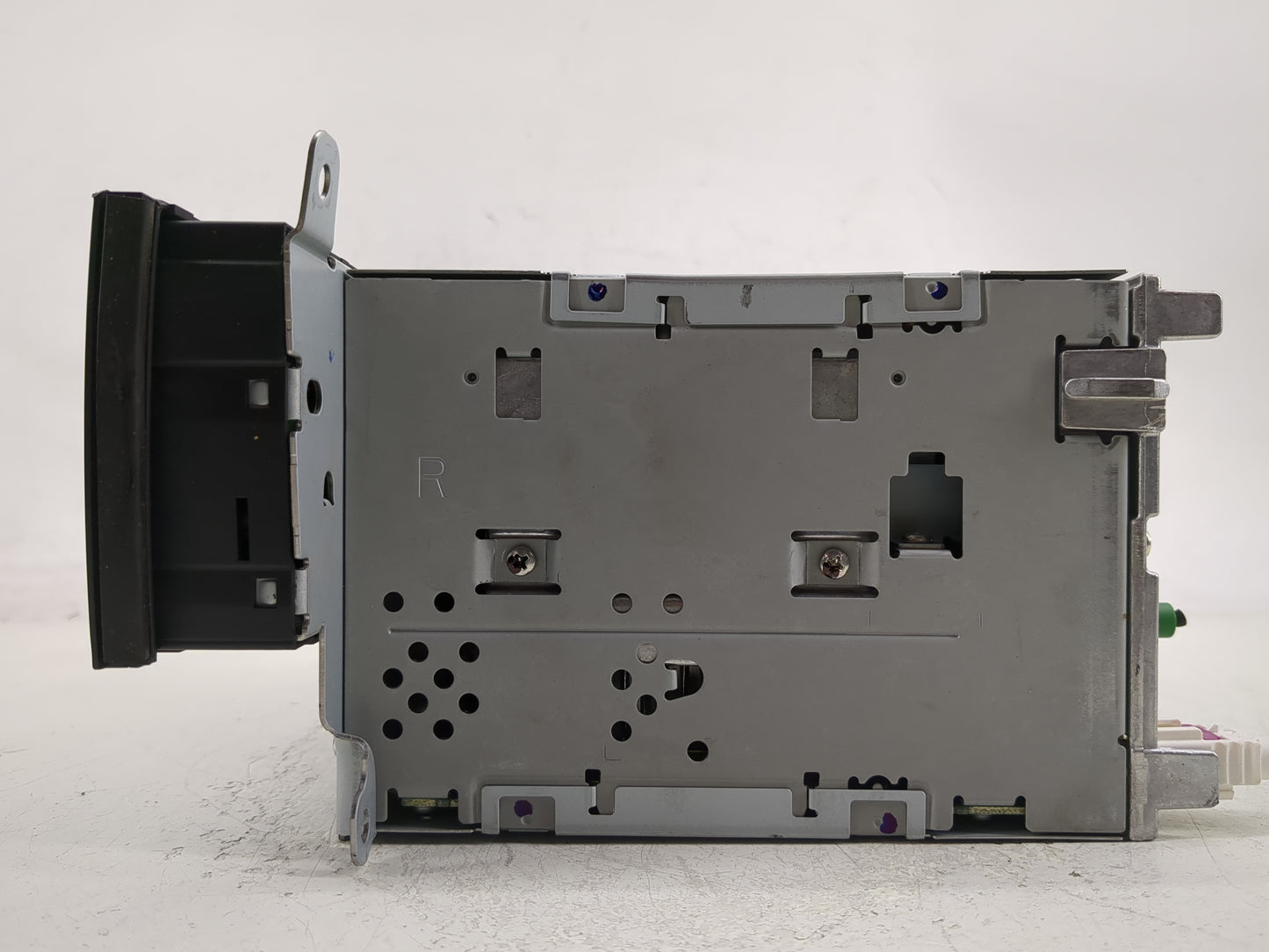 2009-2010 Audi Q5 Radio AM FM Cd Player Receiver Replacement P/N:8T1 035 186 R Fits Fits 2009 2010 OEM Used Auto Parts - Oem