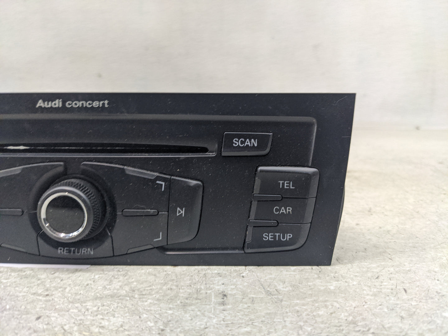 2009-2010 Audi Q5 Radio Control Panel - Oemusedautoparts1.com