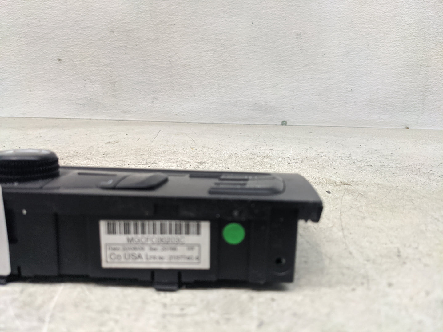 2009-2010 Audi Q5 Radio Control Panel - Oemusedautoparts1.com