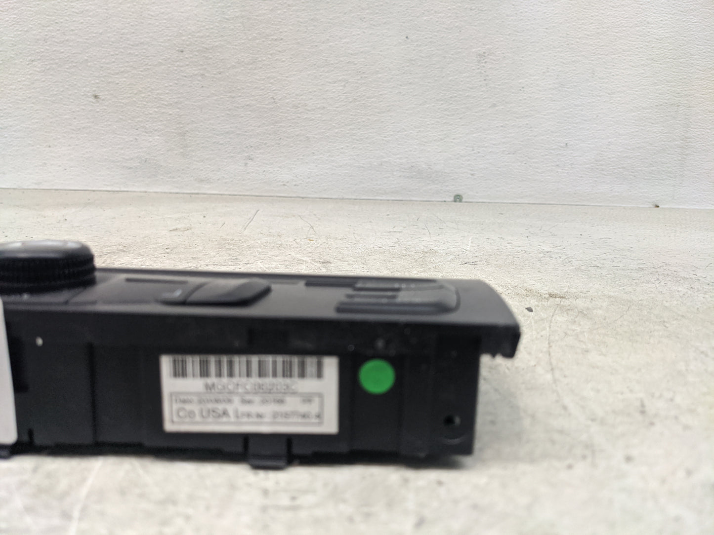 2009-2010 Audi Q5 Radio Control Panel - Oemusedautoparts1.com