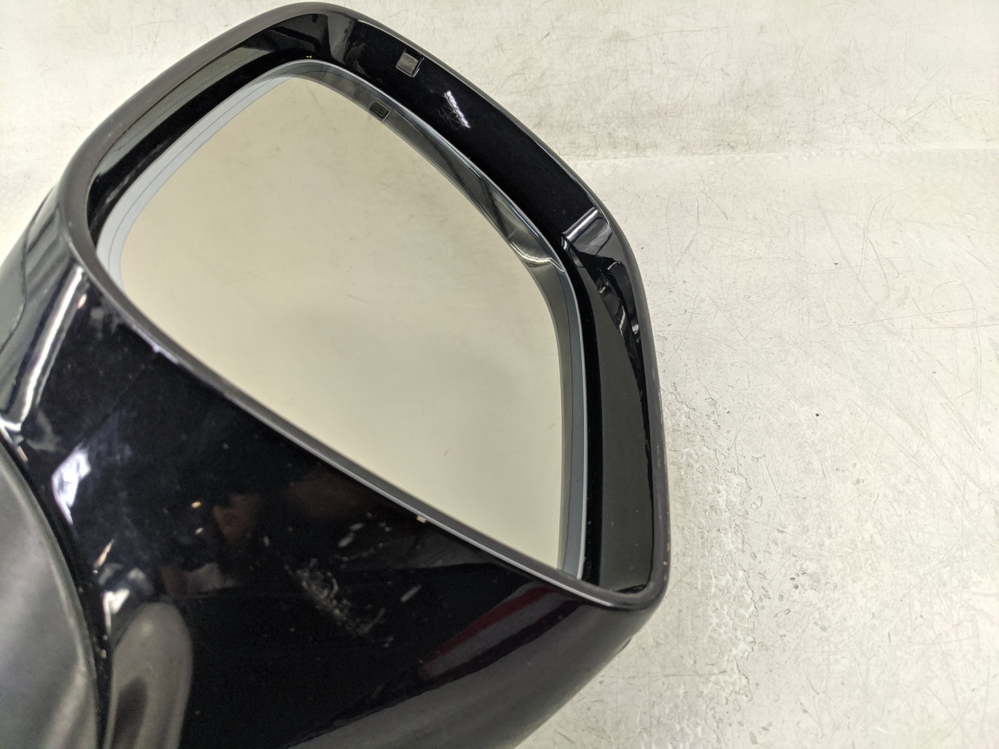 2009-2014 Audi Q5 Driver Side View Mirror - Left Door Mirror OEM Used - Oemusedautoparts1.com