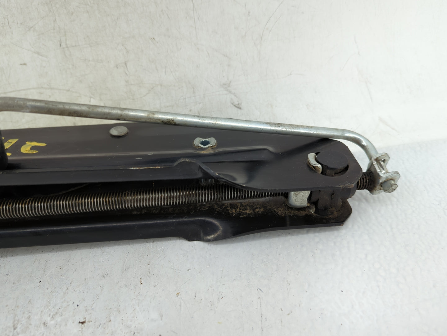 2010 Audi Q5 Spare Scissor Car Jack - Oemusedautoparts1.com