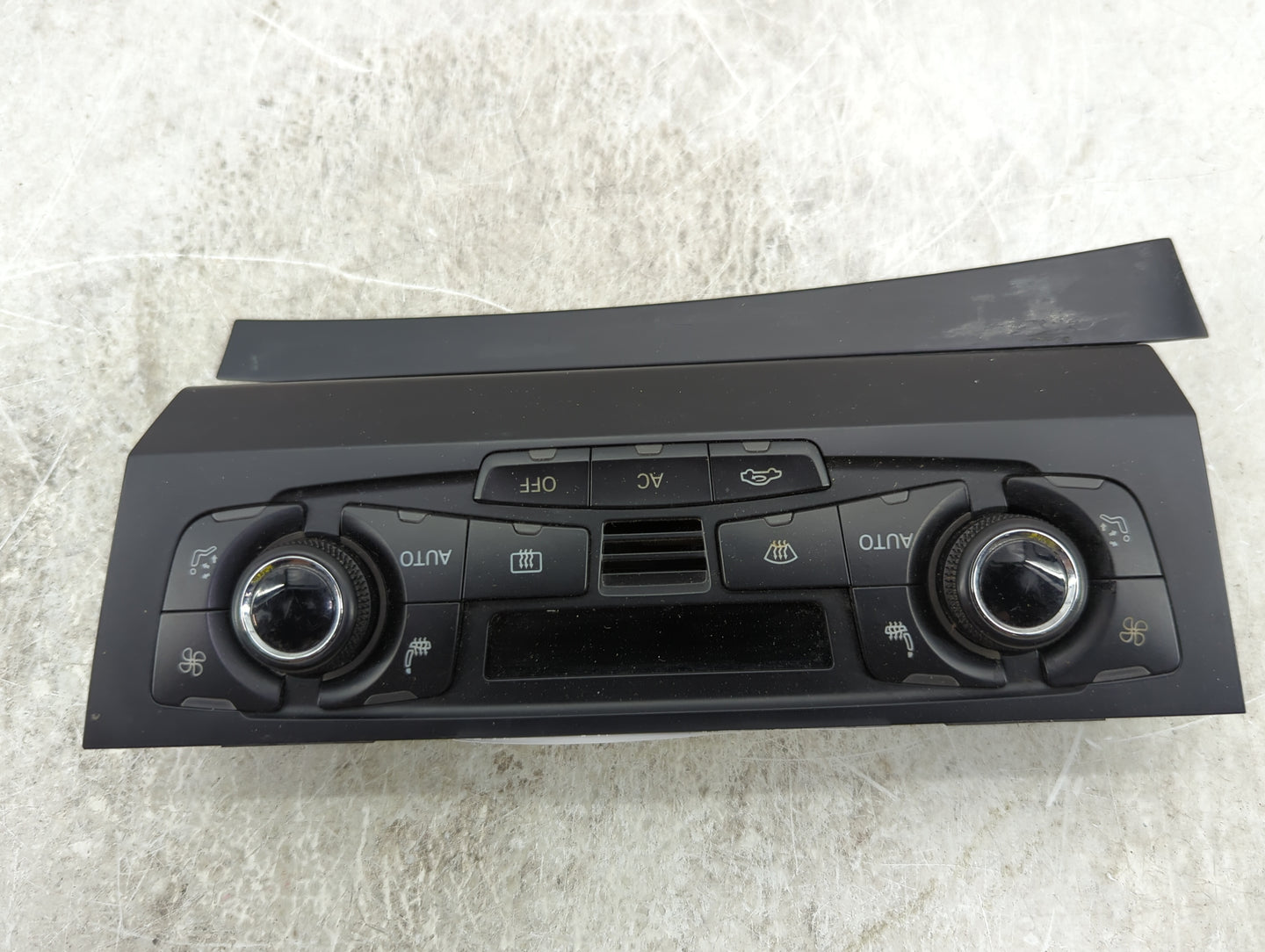 2010 Audi Q5 Climate Control Module Temperature AC/Heater Replacement P/N:8T1820043AK A2C53345976 Fits OEM Used Auto Parts -