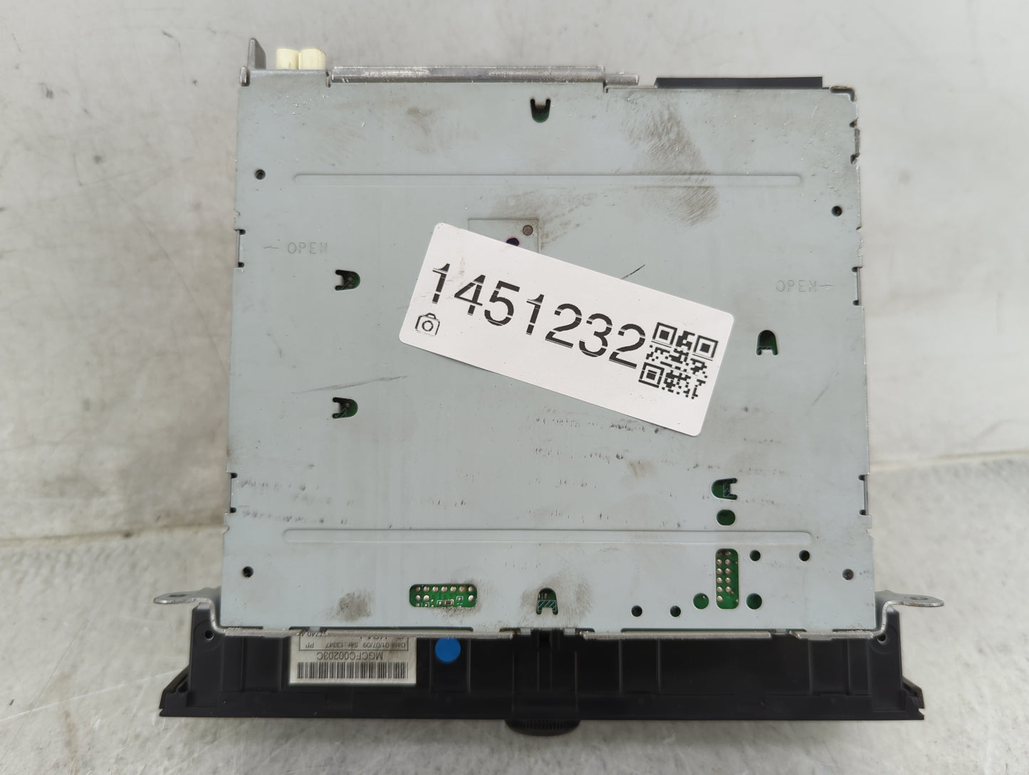 2011-2017 Audi Q5 Radio AM FM Cd Player Receiver Replacement P/N:8T1035186R CQ-JA1962G Fits OEM Used Auto Parts - Oemusedaut
