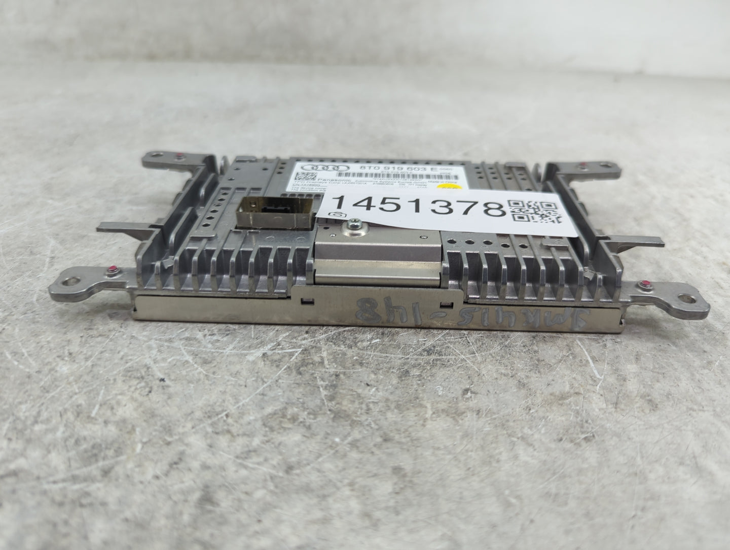 2009-2017 Audi Q5 Information Display Screen - Oemusedautoparts1.com