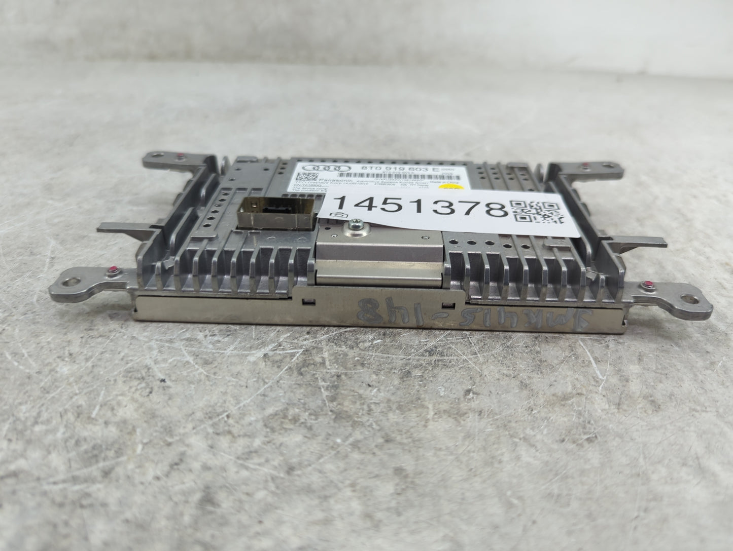2009-2017 Audi Q5 Information Display Screen - Oemusedautoparts1.com