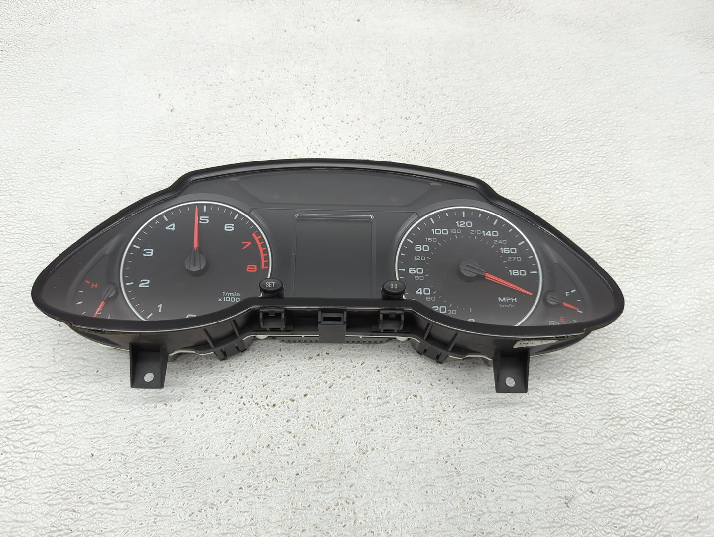 2009-2010 Audi Q5 Instrument Cluster Speedometer Gauges P/N:8R0920980K 503002381302 Fits Fits 2009 2010 OEM Used Auto Parts 