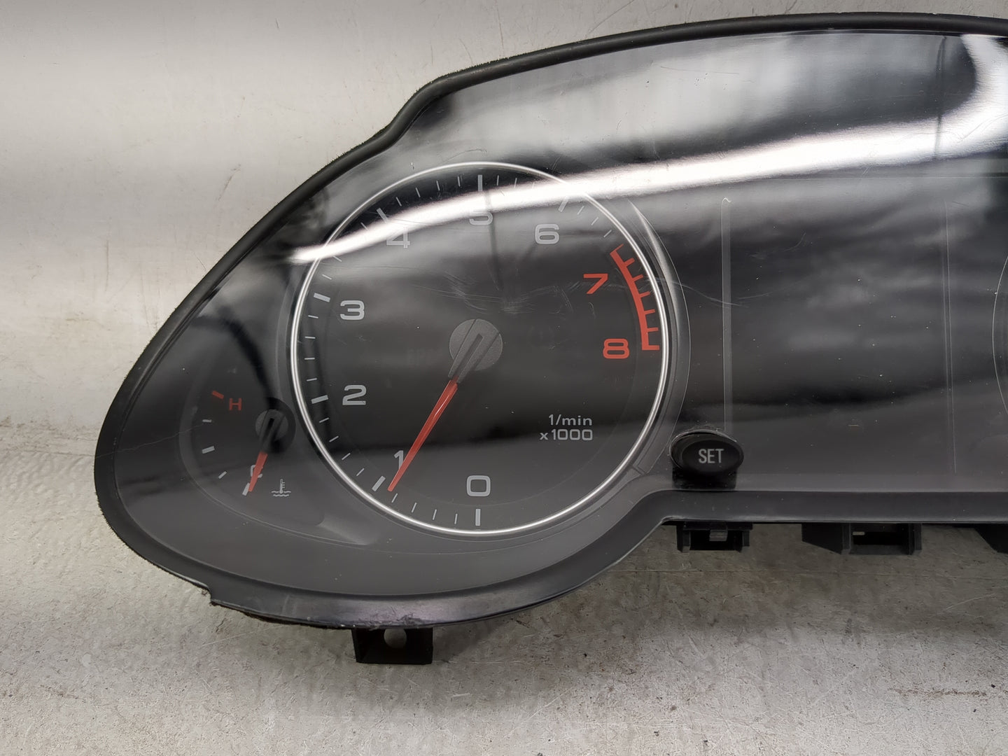 2009-2010 Audi Q5 Instrument Cluster Speedometer Gauges P/N:8R0920950B Miles: Fits Fits 2009 2010 OEM Used Auto Parts - Oemu