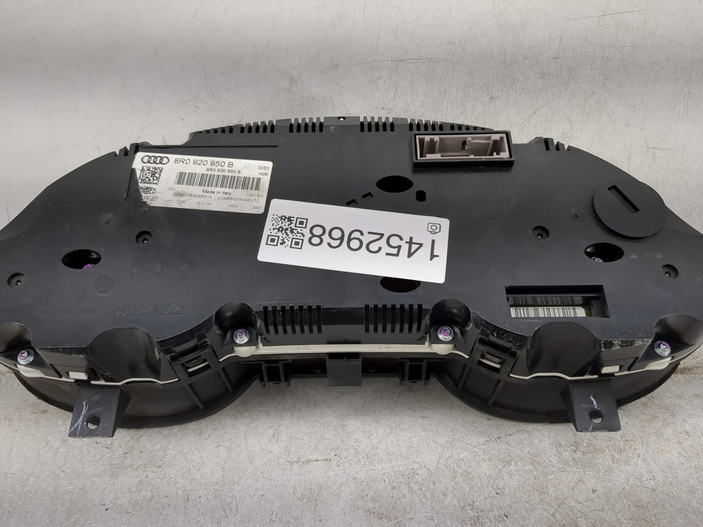 2009-2010 Audi Q5 Instrument Cluster Speedometer Gauges P/N:8R0920950B Miles: Fits Fits 2009 2010 OEM Used Auto Parts - Oemu