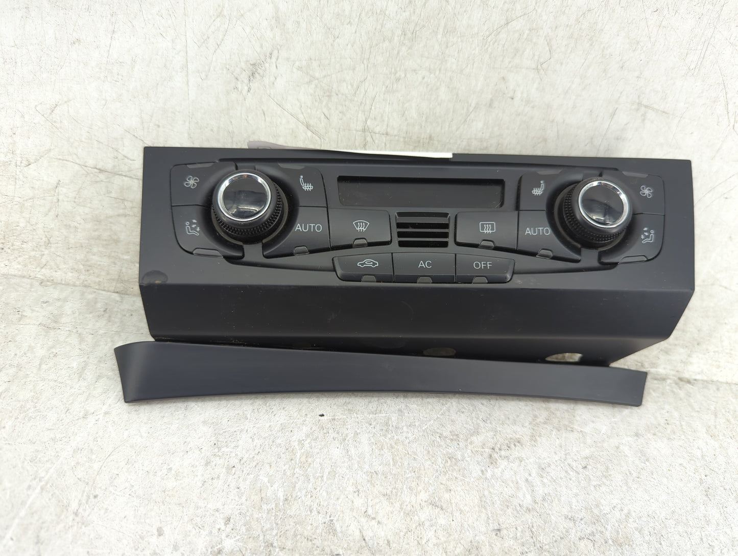 2009-2012 Audi Q5 Climate Control Module Temperature AC/Heater Replacement P/N:8T1 820 043 AK Fits OEM Used Auto Parts - Oem