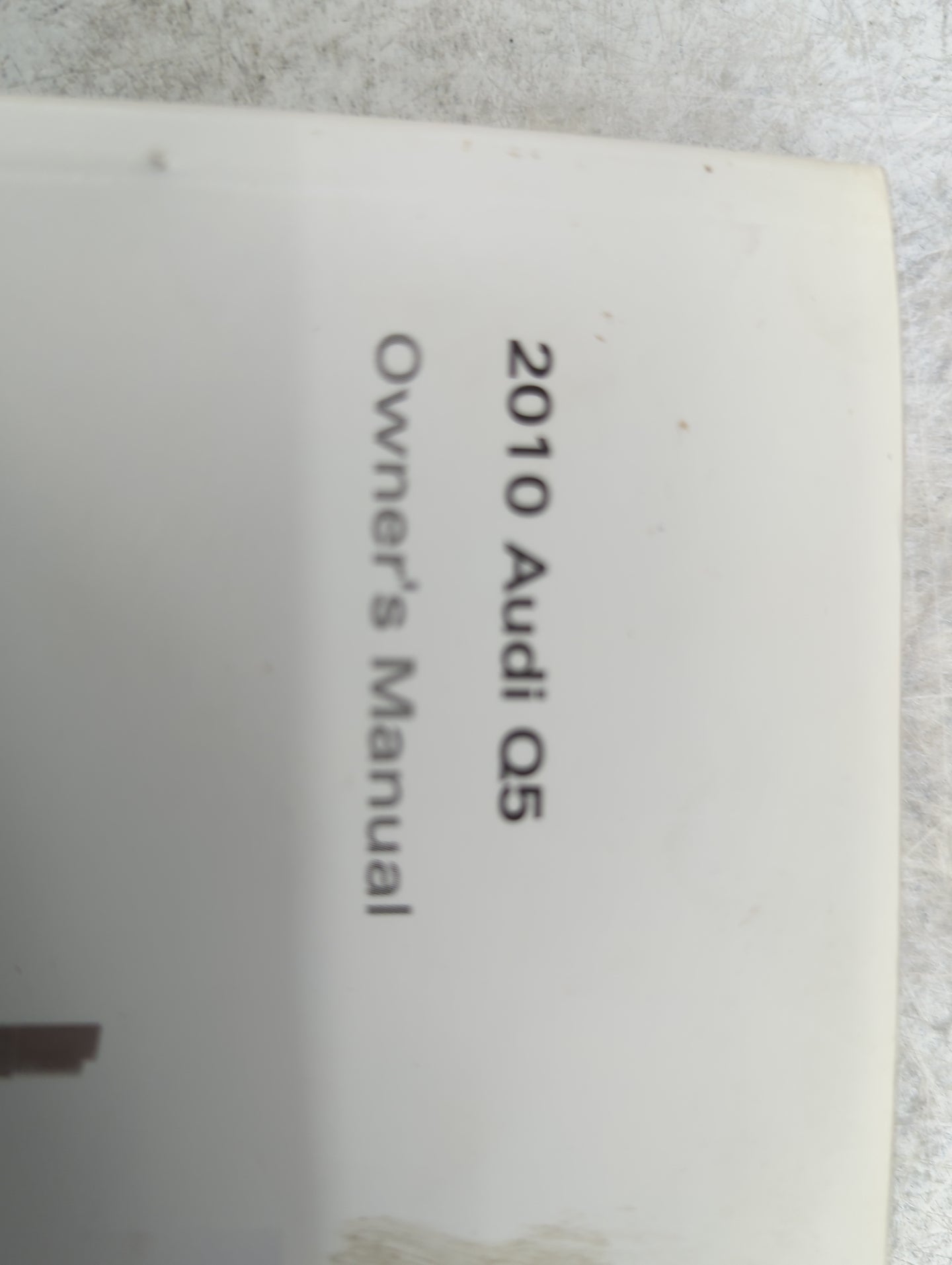 2010 Audi Q5 Owners Manual Book Guide P/N:101.561.8RB.23 101.562.860.21 OEM Used Auto Parts - Oemusedautoparts1.com