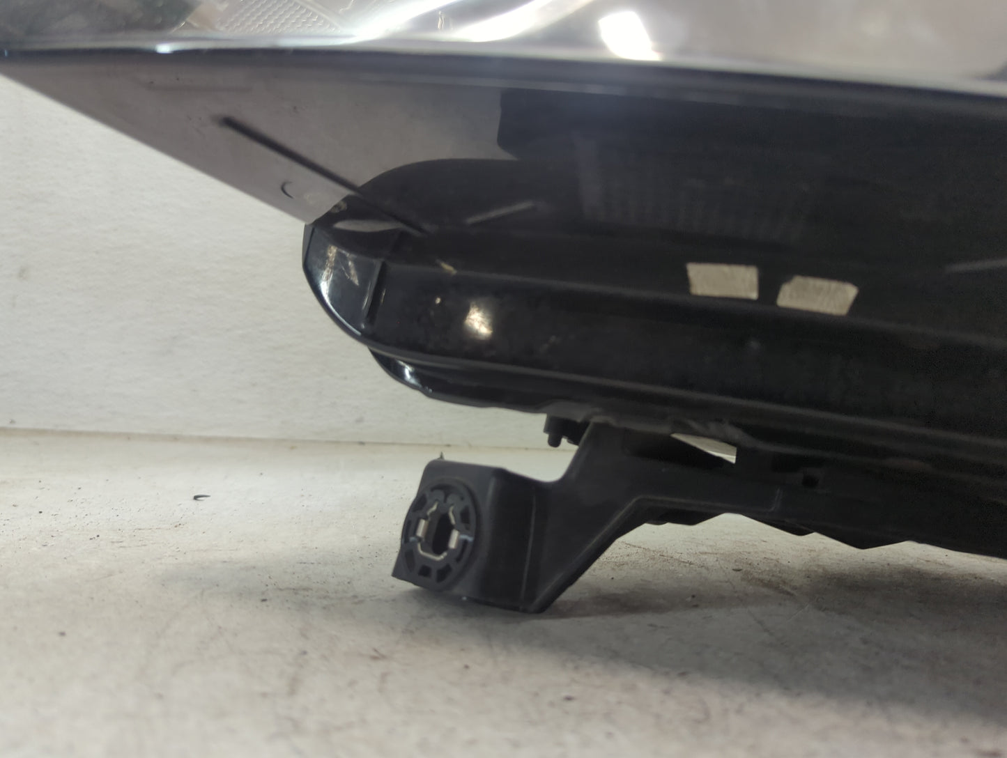 2010 Audi Q5 Passenger Right Oem Head Light Headlight Lamp Black - Oemusedautoparts1.com
