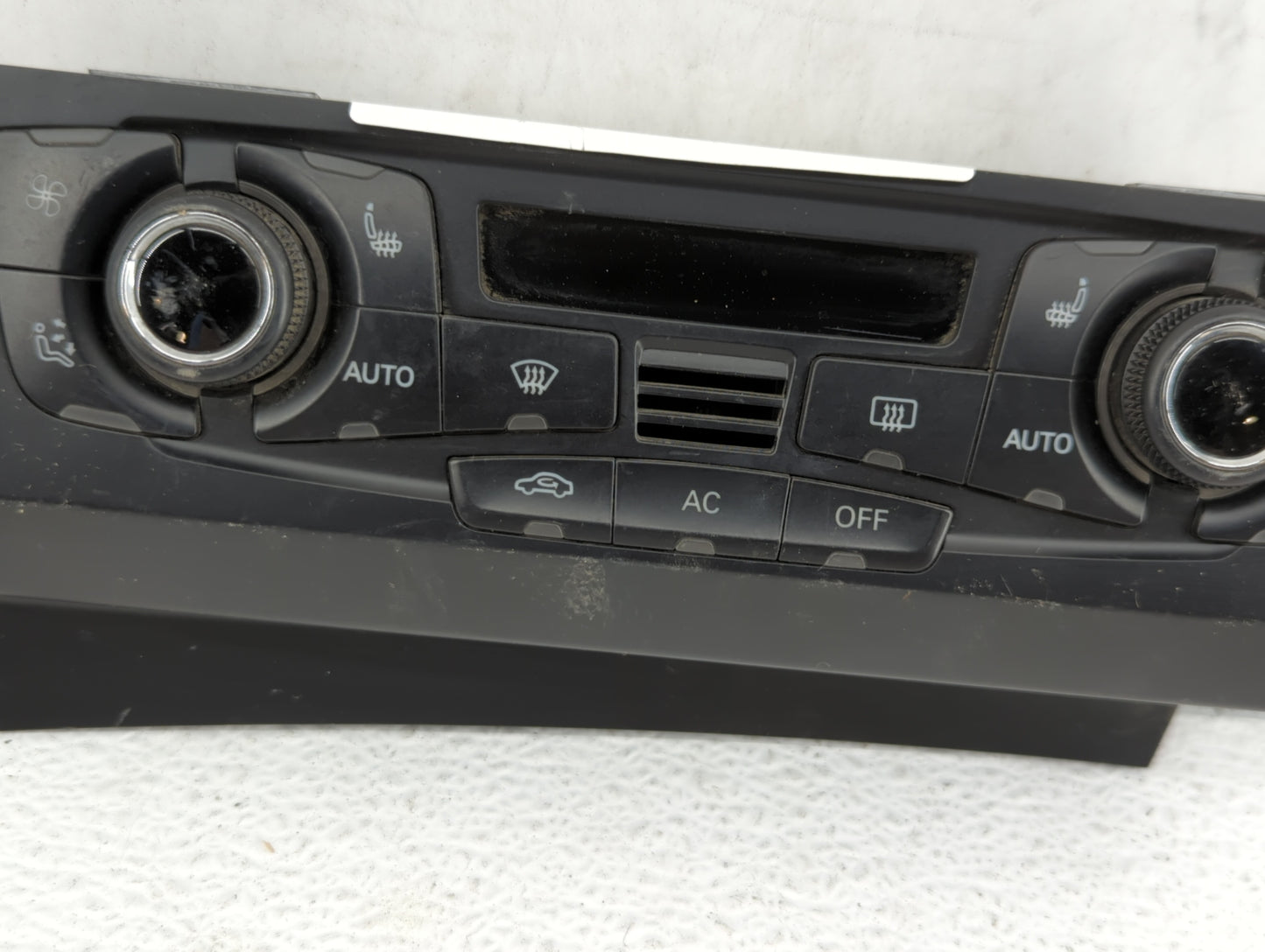 2009-2012 Audi Q5 Climate Control Module Temperature AC/Heater Replacement P/N:8T1 820 043 AA 8T1 820 043 AK Fits OEM Used A
