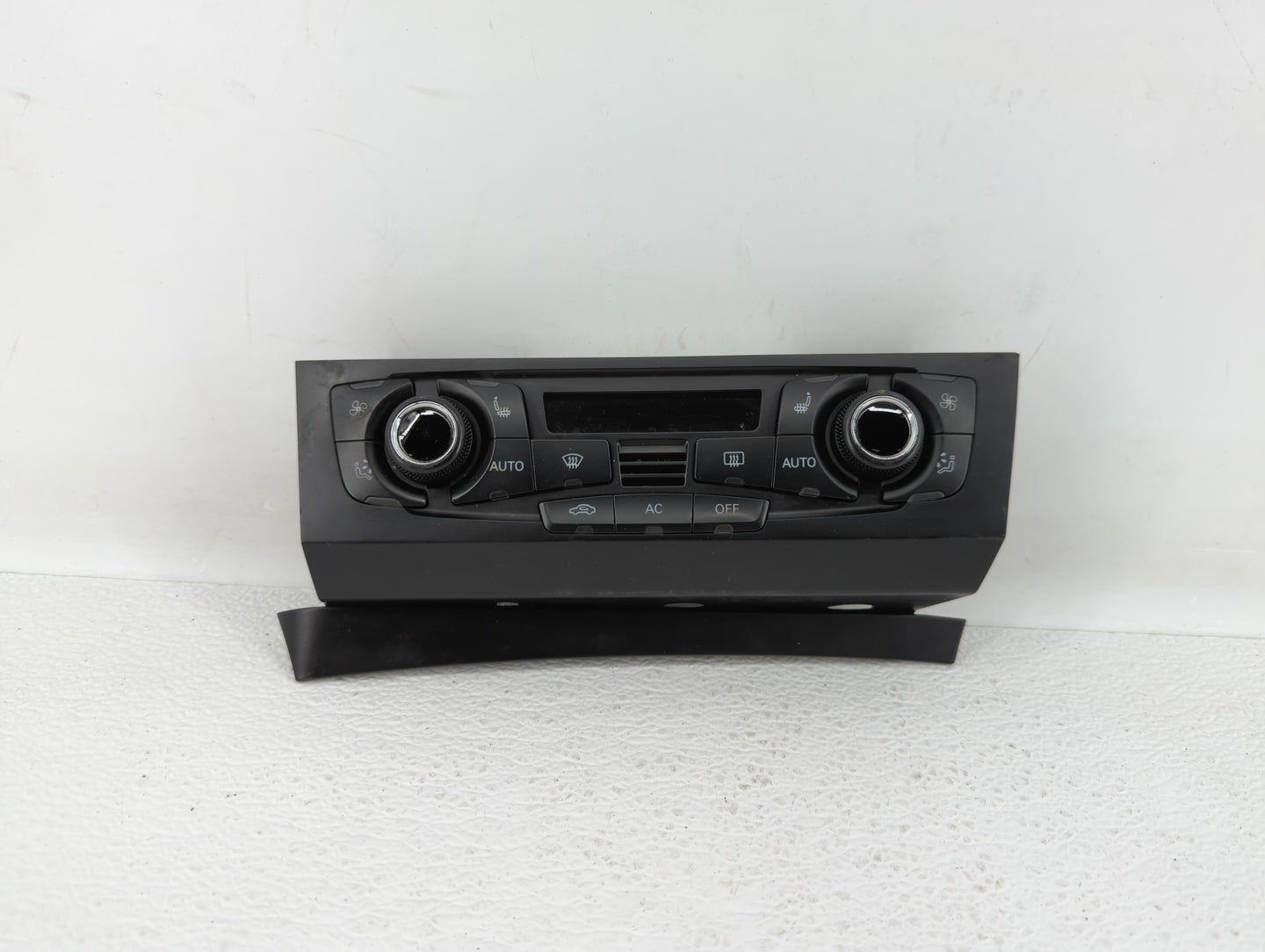 2009-2012 Audi Q5 Climate Control Module Temperature AC/Heater Replacement P/N:8T1 820 403 AK Fits OEM Used Auto Parts - Oem