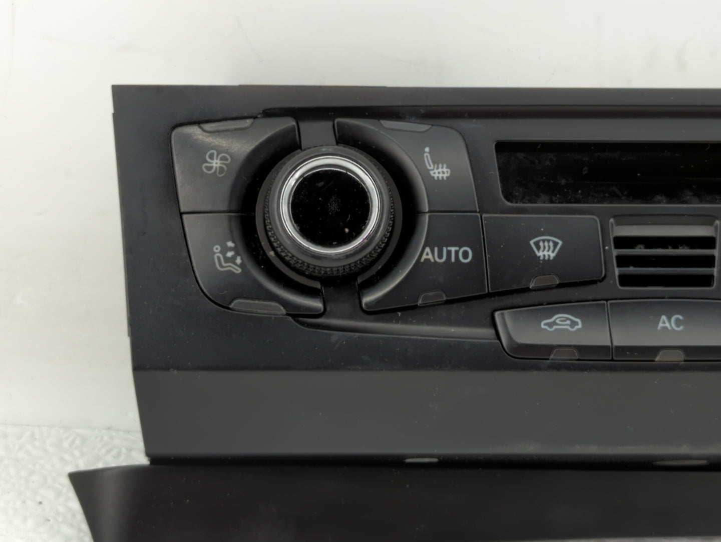 2009-2012 Audi Q5 Climate Control Module Temperature AC/Heater Replacement P/N:8T1 820 403 AK Fits OEM Used Auto Parts - Oem