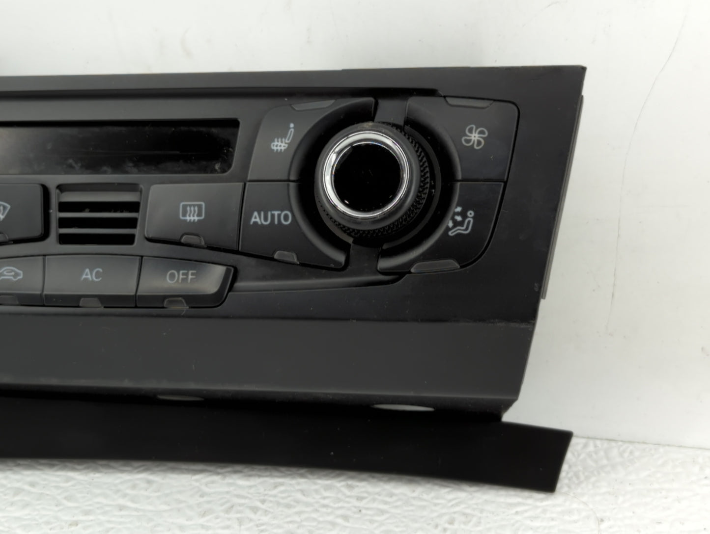 2009-2012 Audi Q5 Climate Control Module Temperature AC/Heater Replacement P/N:8T1 820 403 AK Fits OEM Used Auto Parts - Oem