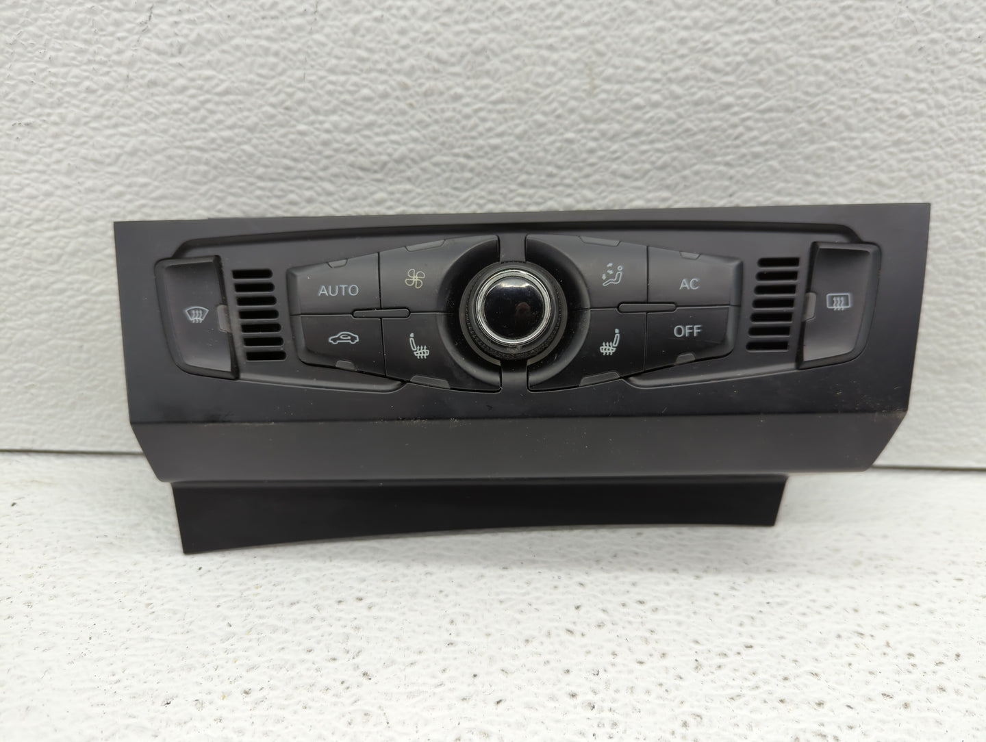 2009-2010 Audi Q5 Climate Control Module Temperature AC/Heater Replacement P/N:8T1 820 043 AN 8T1 820 043 AH Fits OEM Used A