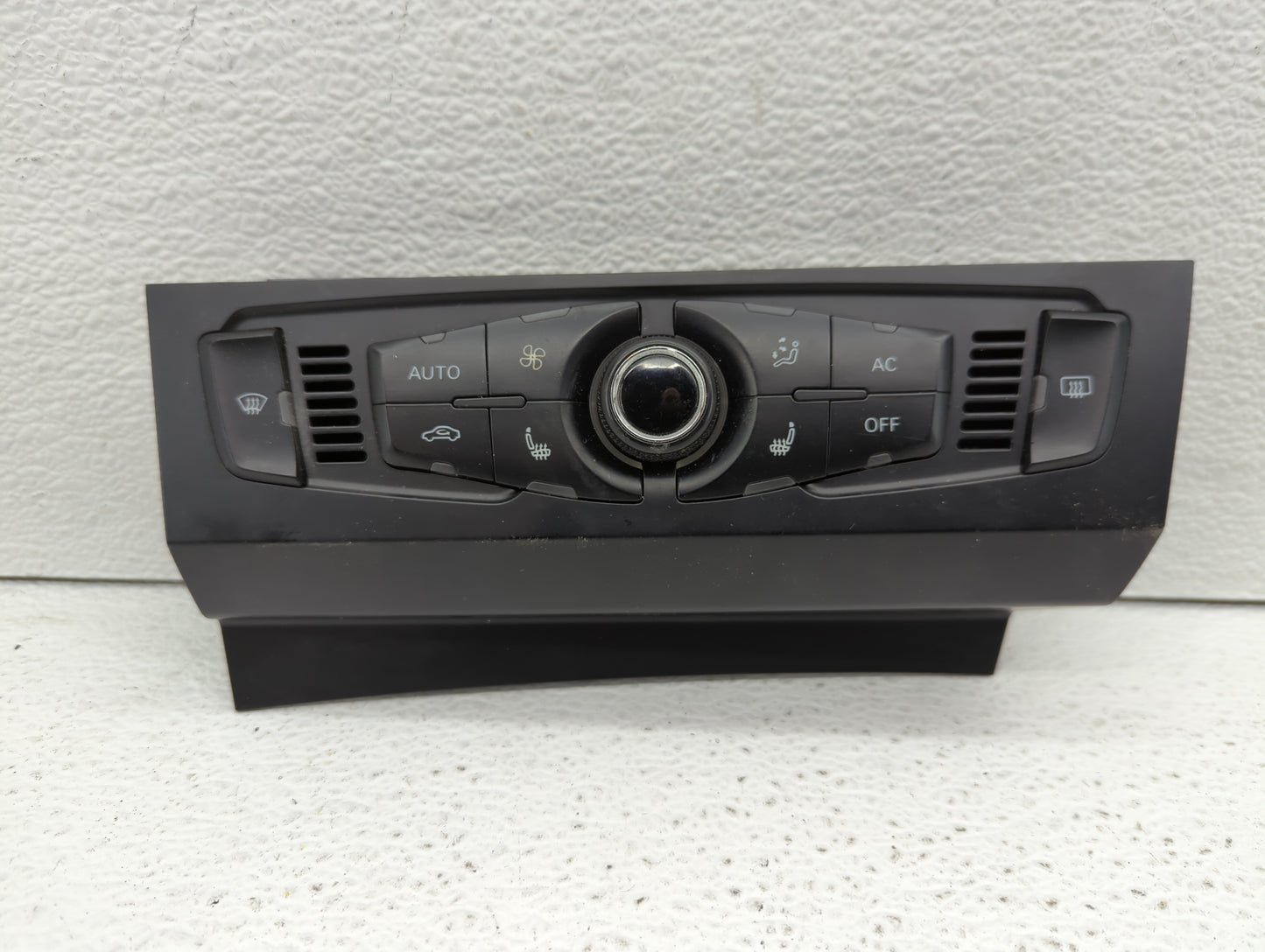 2009-2010 Audi Q5 Climate Control Module Temperature AC/Heater Replacement P/N:8T1 820 043 AN 8T1 820 043 AH Fits OEM Used A