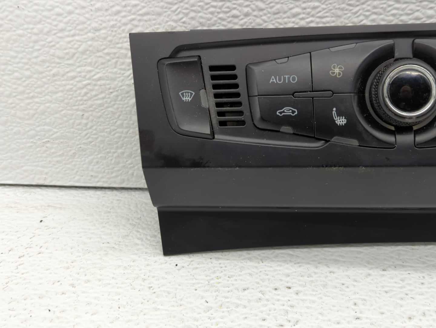 2009-2010 Audi Q5 Climate Control Module Temperature AC/Heater Replacement P/N:8T1 820 043 AN 8T1 820 043 AH Fits OEM Used A