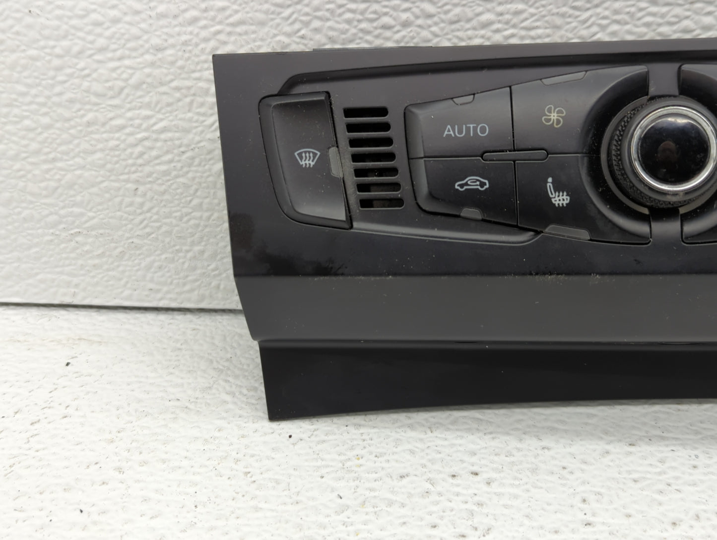 2009-2010 Audi Q5 Climate Control Module Temperature AC/Heater Replacement P/N:8T1 820 043 AN 8T1 820 043 AH Fits OEM Used A