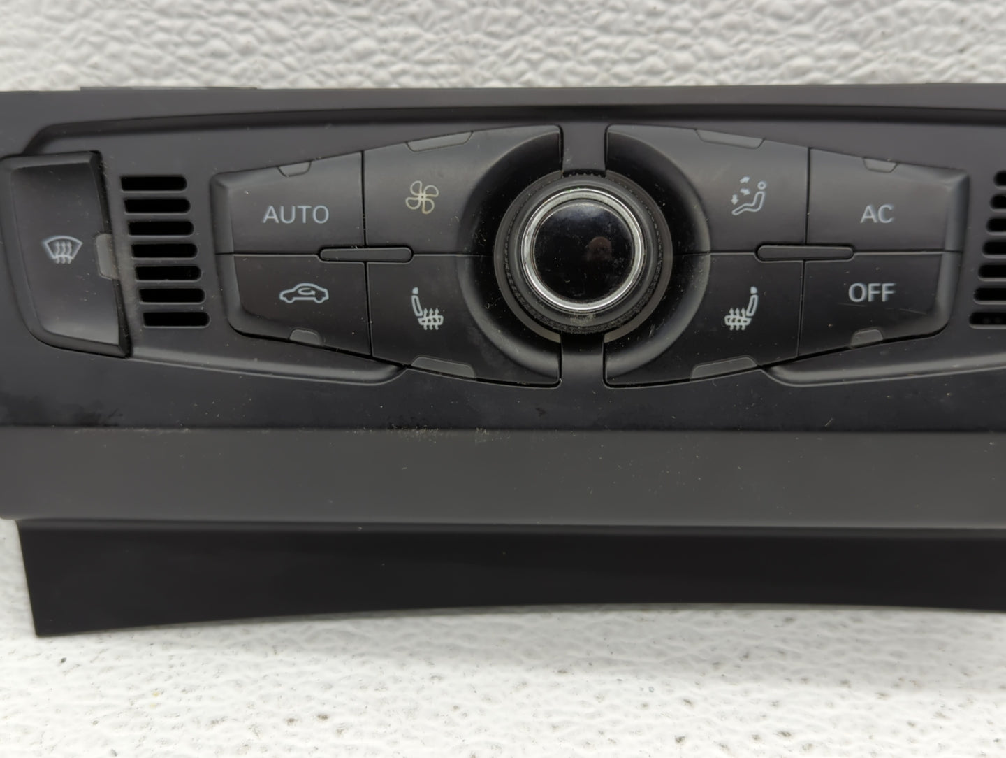 2009-2010 Audi Q5 Climate Control Module Temperature AC/Heater Replacement P/N:8T1 820 043 AN 8T1 820 043 AH Fits OEM Used A