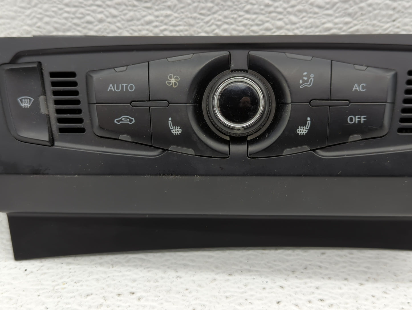2009-2010 Audi Q5 Climate Control Module Temperature AC/Heater Replacement P/N:8T1 820 043 AN 8T1 820 043 AH Fits OEM Used A