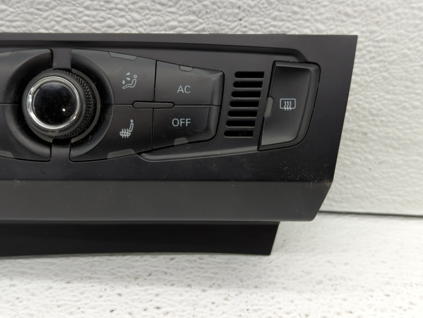 2009-2010 Audi Q5 Climate Control Module Temperature AC/Heater Replacement P/N:8T1 820 043 AN 8T1 820 043 AH Fits OEM Used A