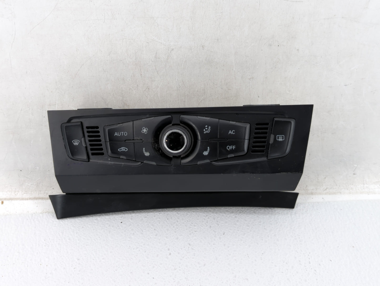 2009-2010 Audi Q5 Climate Control Module Temperature AC/Heater Replacement P/N:8T1 820 043 AH Fits Fits 2008 2009 2010 2011 