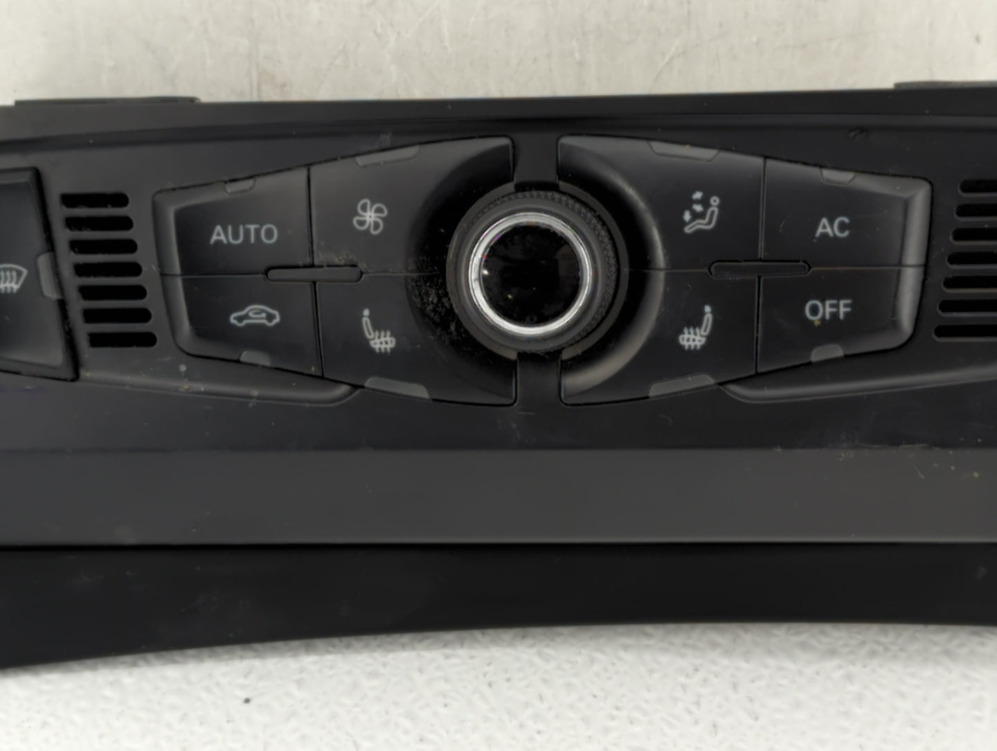 2009-2010 Audi Q5 Climate Control Module Temperature AC/Heater Replacement P/N:8T1 820 043 AH Fits Fits 2008 2009 2010 2011 