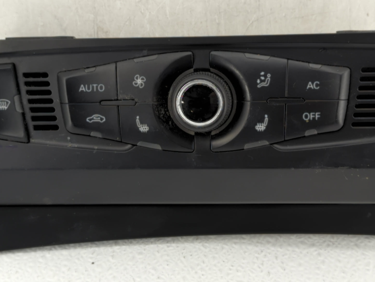 2009-2010 Audi Q5 Climate Control Module Temperature AC/Heater Replacement P/N:8T1 820 043 AH Fits Fits 2008 2009 2010 2011 