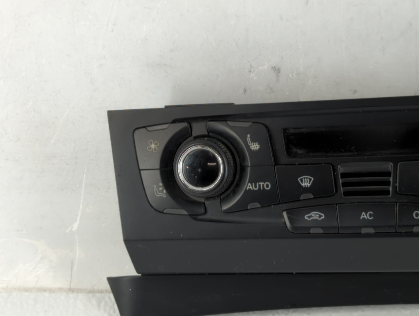 2009-2012 Audi Q5 Climate Control Module Temperature AC/Heater Replacement P/N:08T 820 043 AK Fits OEM Used Auto Parts - Oem