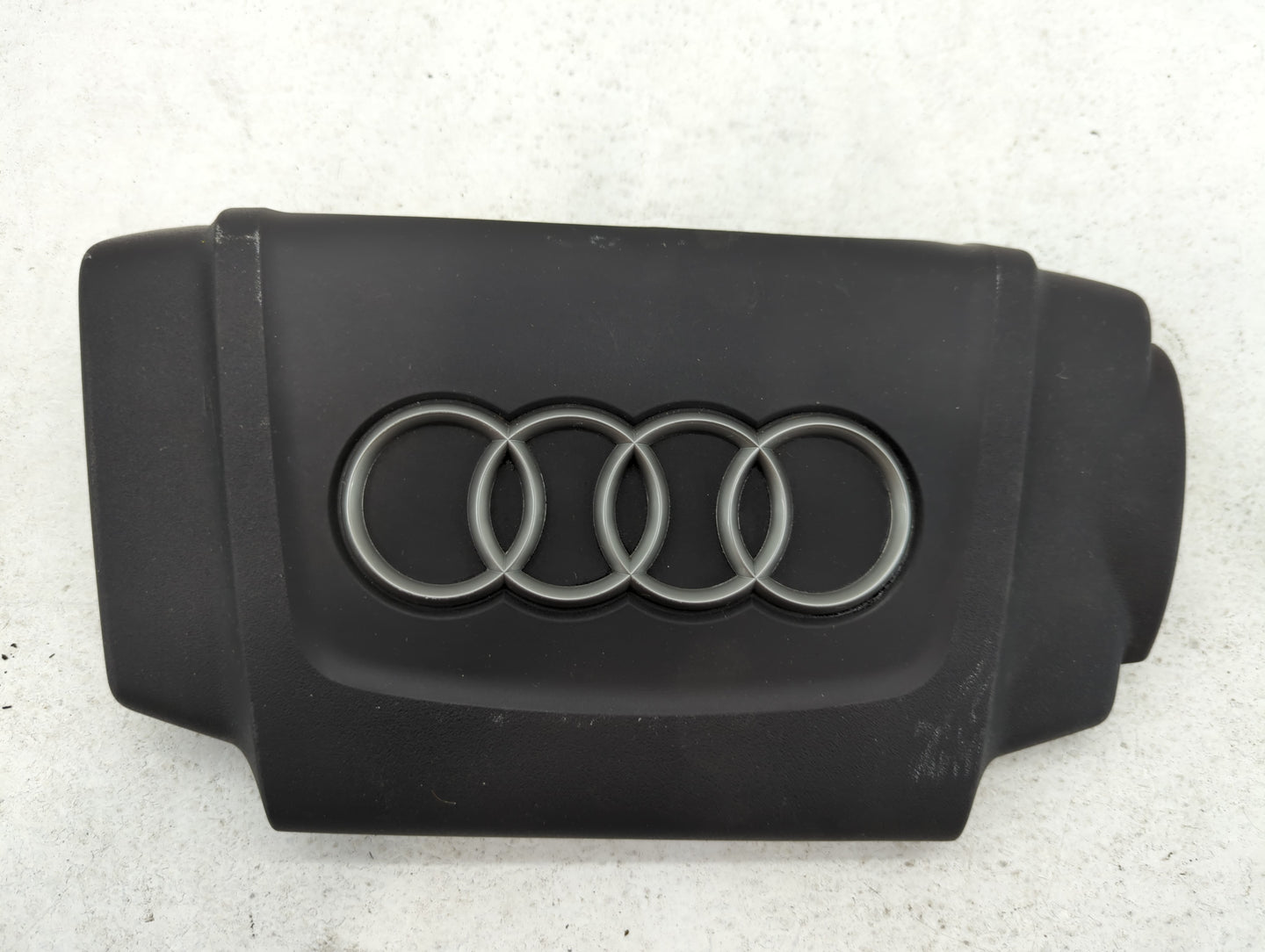 2010 Audi Q5 Engine Cover - Oemusedautoparts1.com