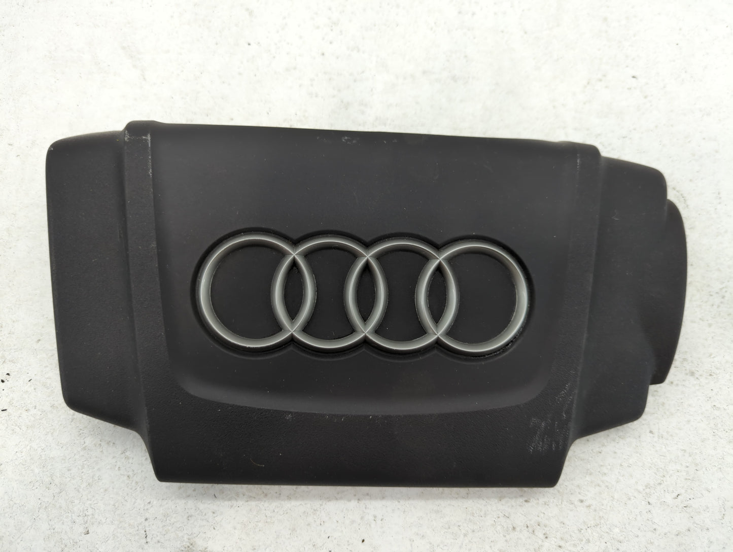 2010 Audi Q5 Engine Cover - Oemusedautoparts1.com